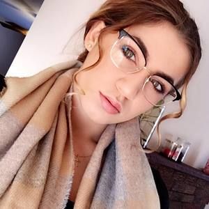 Meet your Posher, Jherika